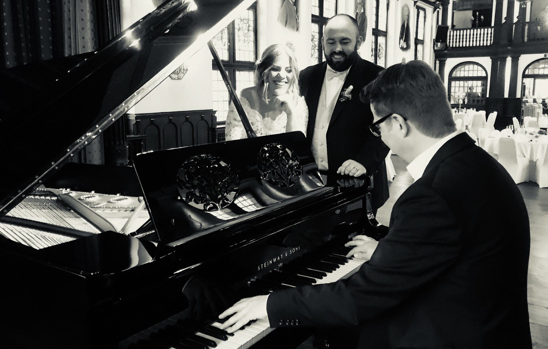 Klavierspieler in Krefeld und Moers für Ihre Hochzeit