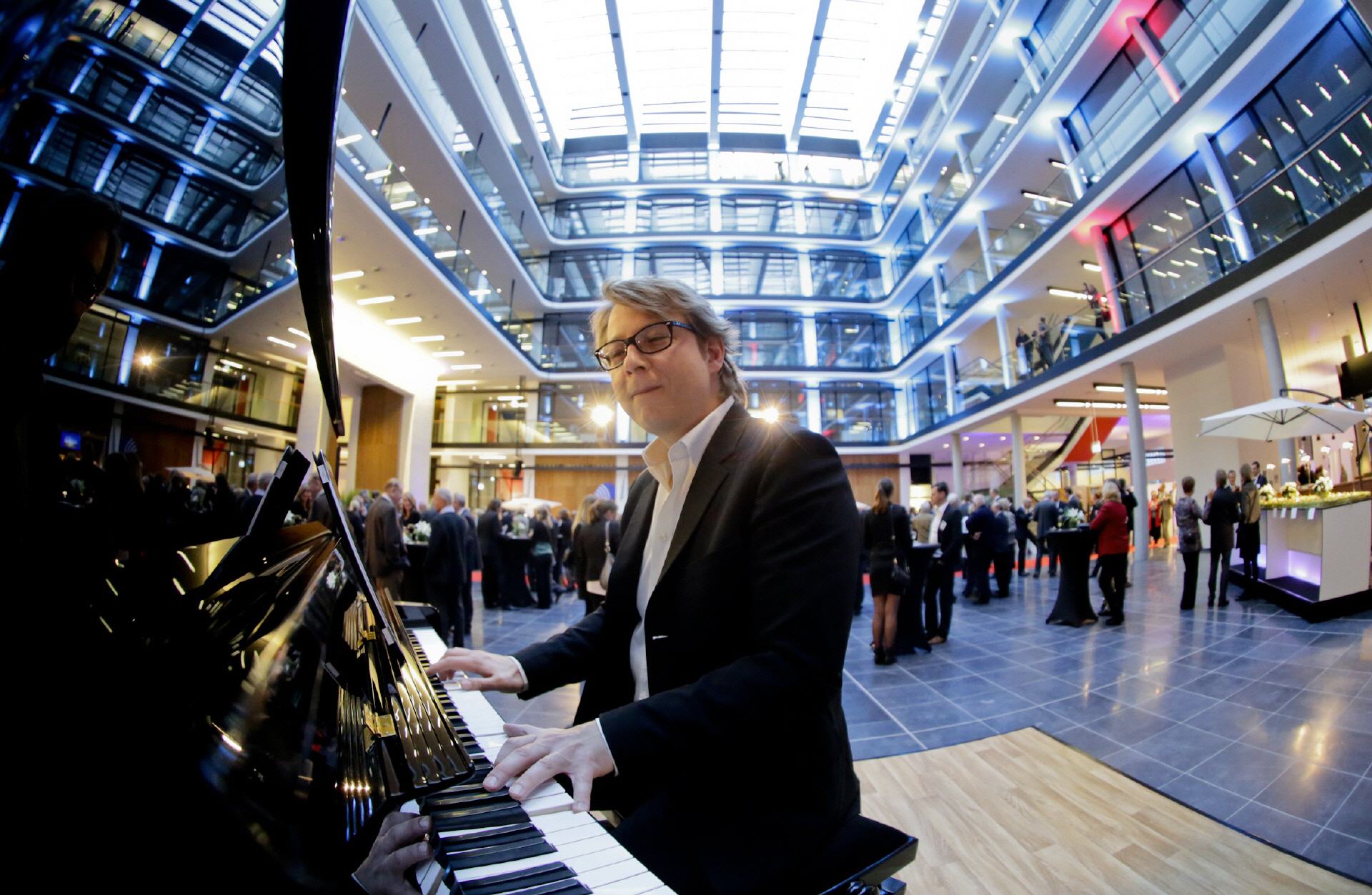 Pianist Alexander Hoell im Hans-Sachs-Haus in Gelsenkirchen