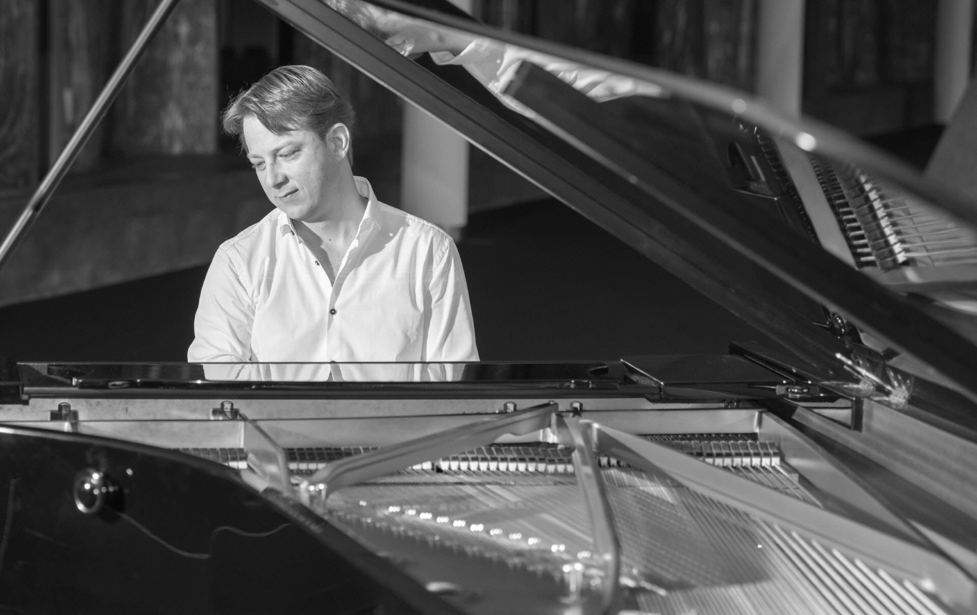 Pianist in Waltrop und Datteln: Alexander Hoell